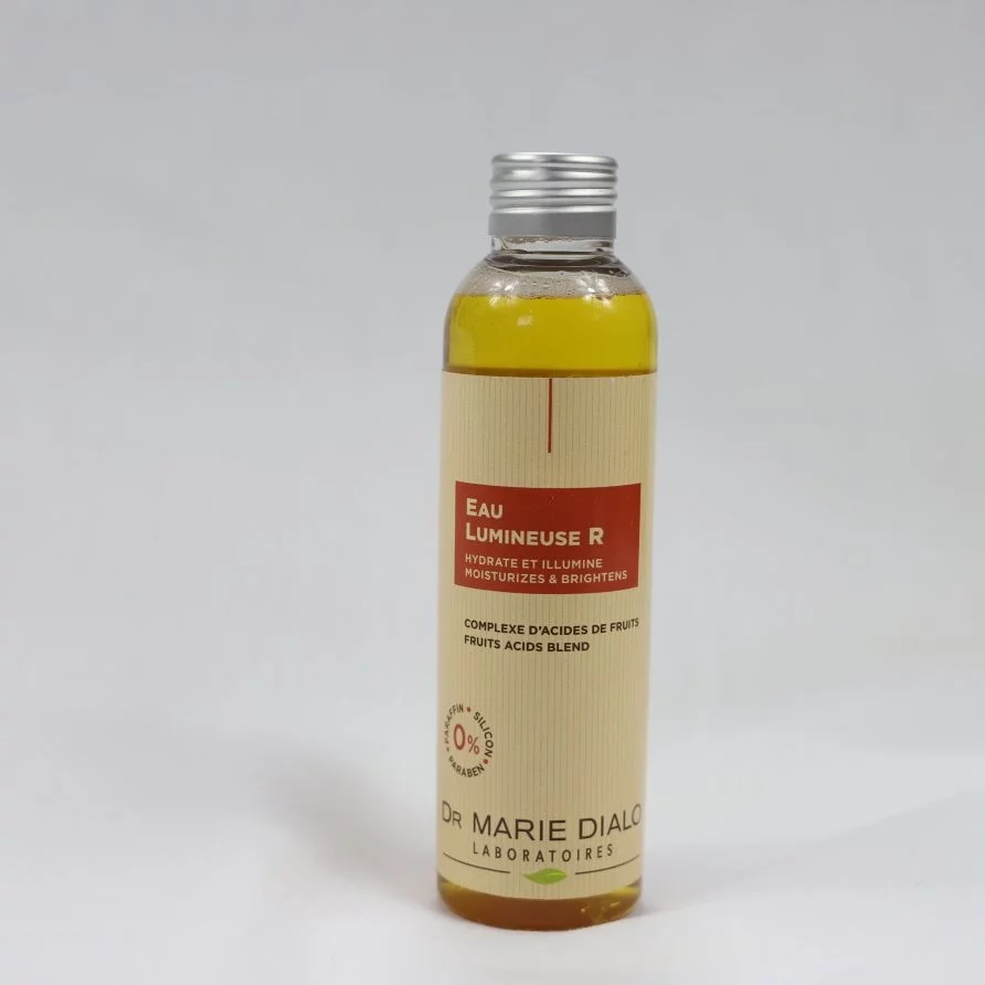Dr Marie Diallo Laboratoires Eau lumineuse R : Illumine – clarifie le teint – nourrit intensément 150 ml